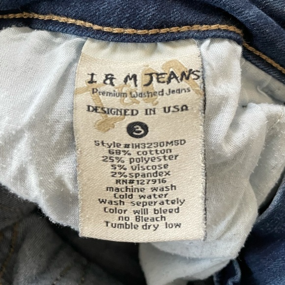 Dark wash skinny jean - Picture 3 of 3